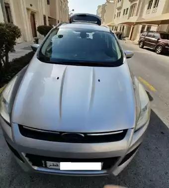 استفاده شده Ford Escape برای فروش که در دوحه #5736 - 1  image 